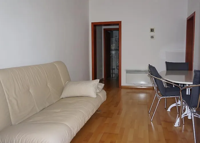 Apartament Gaj *